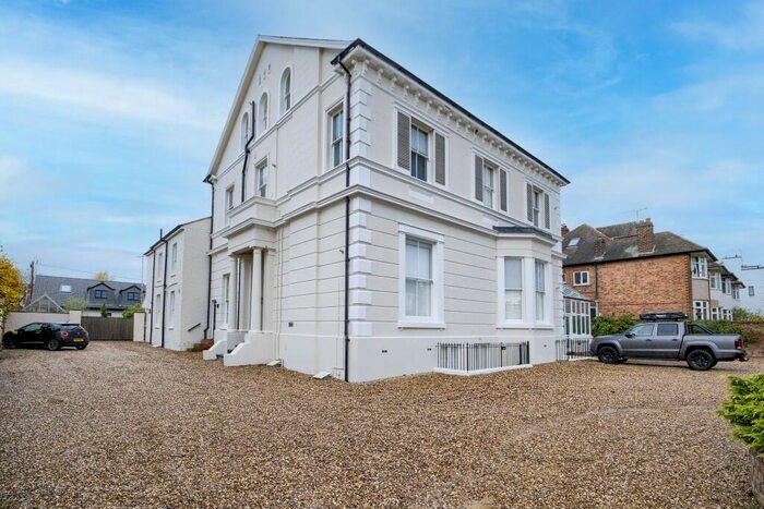 2 Bedroom Apartment To Rent In Warwick Place, Leamington Spa, Warwickshire, CV32