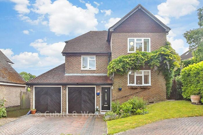 4 Bedroom Detached House For Sale In Kings Copse, East Grinstead, West Sussex, RH19