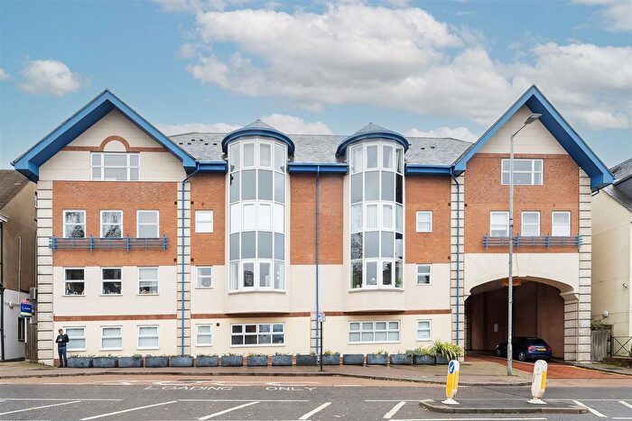 2 Bedroom Flat For Sale In Warwick House, London Road, AL1