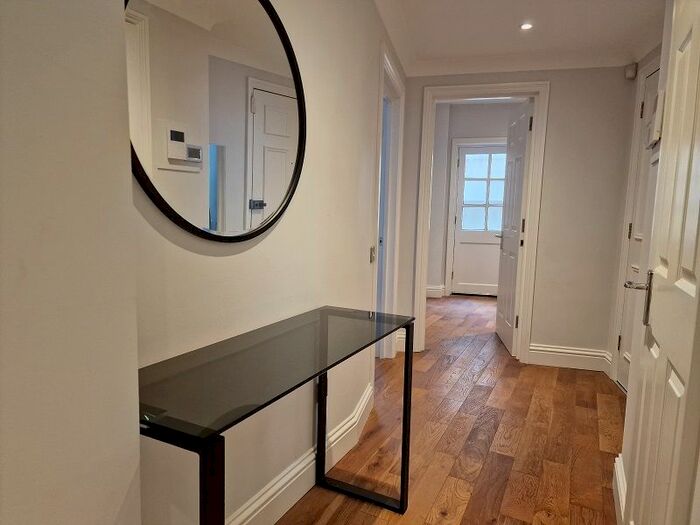2 Bedroom Flat To Rent In Millbank, Westminster, London, SW1P