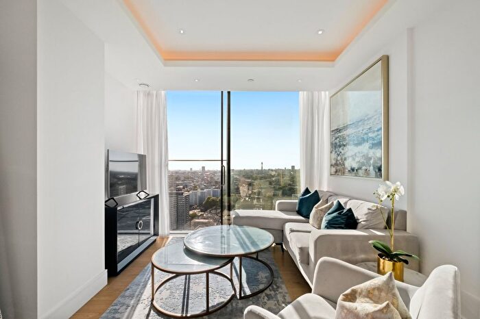 2 Bedroom Flat To Rent In Carrara Tower, Bollinder Place, EC1V