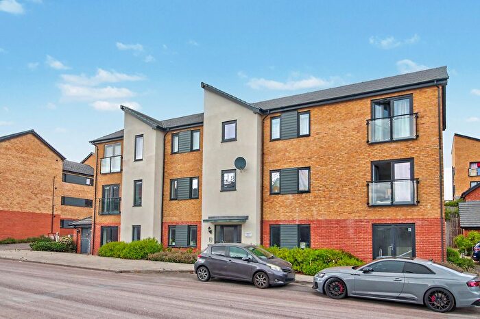 2 Bedroom Flat For Sale In Wallingford Road, Basingstoke, RG24