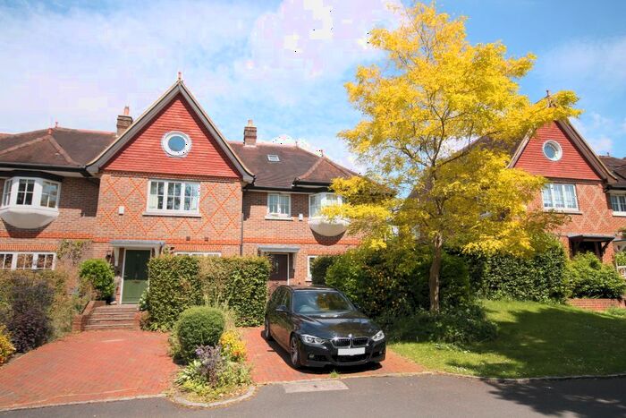 4 Bedroom Mews To Rent In St Pauls Mews, Dorking, RH4