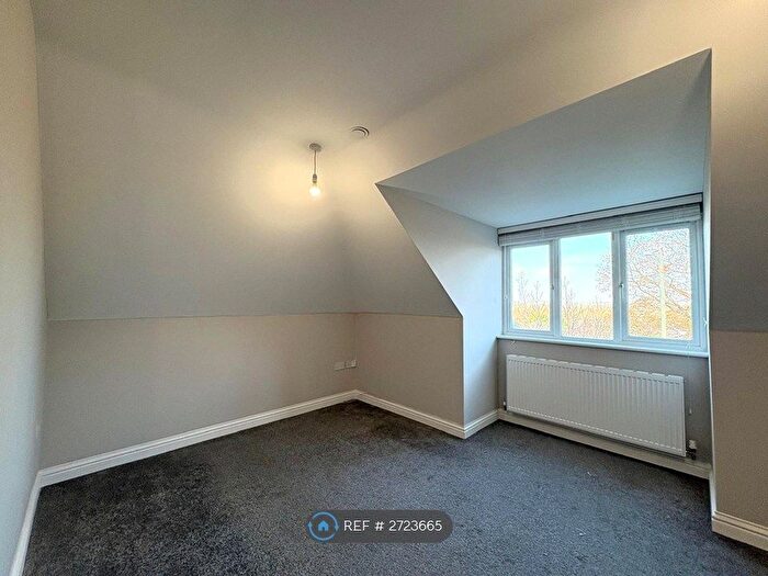 2 Bedroom Flat To Rent In Maxwell Court, Bournemouth, BH11