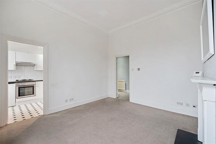 1 Bedroom Property To Rent In South Lambeth Road, London, SW8