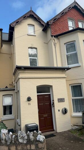 1 Bedroom Flat To Rent In Crofts Lea Park, Ilfracombe, EX34