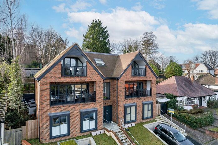 2 Bedroom Flat For Sale In Northwood Avenue, Purley, CR8