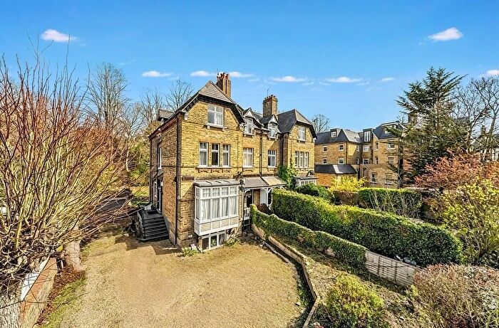 1 Bedroom Flat For Sale In Lower Camden, Chislehurst, Kent, BR7