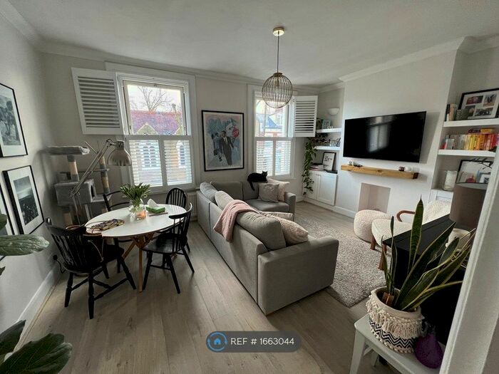 2 Bedroom Flat To Rent In Russell Road, London, N13