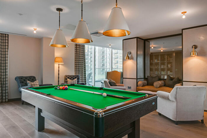 2 Bedroom Flat To Rent In Sirocco Tower, Harbour Way, London, E14