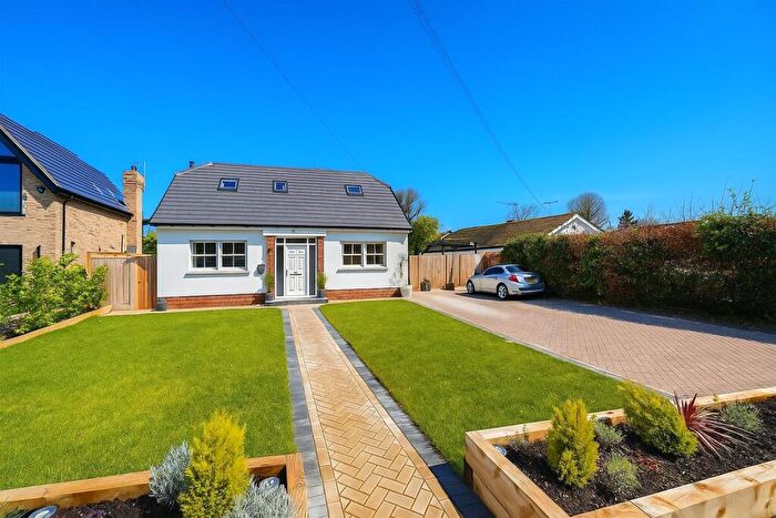 4 Bedroom Detached Bungalow For Sale In The Meads, Bricket Wood, St. Albans, AL2