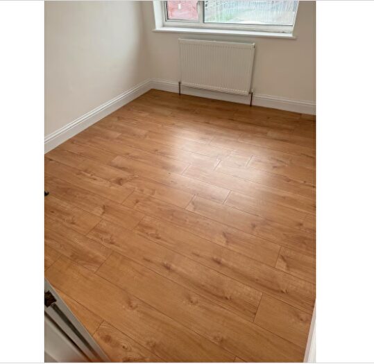 3 Bedroom Flat To Rent In North Road, Southall, UB1