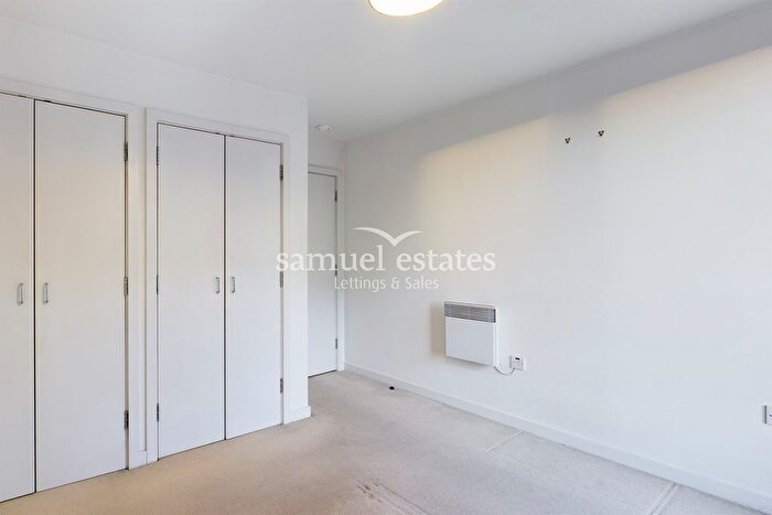 1 Bedroom Flat To Rent In Phoenix Way, London, SW18
