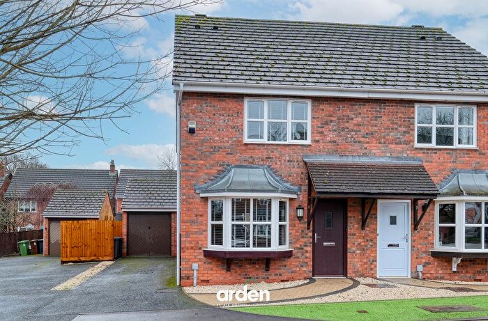 3 Bedroom Semi Detached House For Sale In Mallow Drive, Bromsgrove, B61