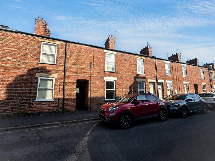 3 Bedroom Terraced House For Sale In Pretoria Road, Gonerby Hill Foot, Grantham, NG31