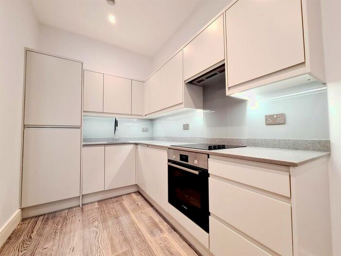 1 Bedroom Flat To Rent In Stirling Way, Borehamwood, WD6