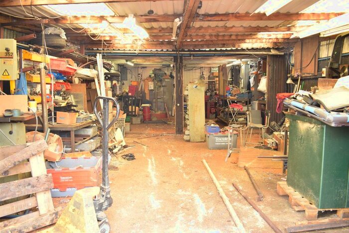 Warehouse To Rent In Lincoln Road, Enfield, EN1