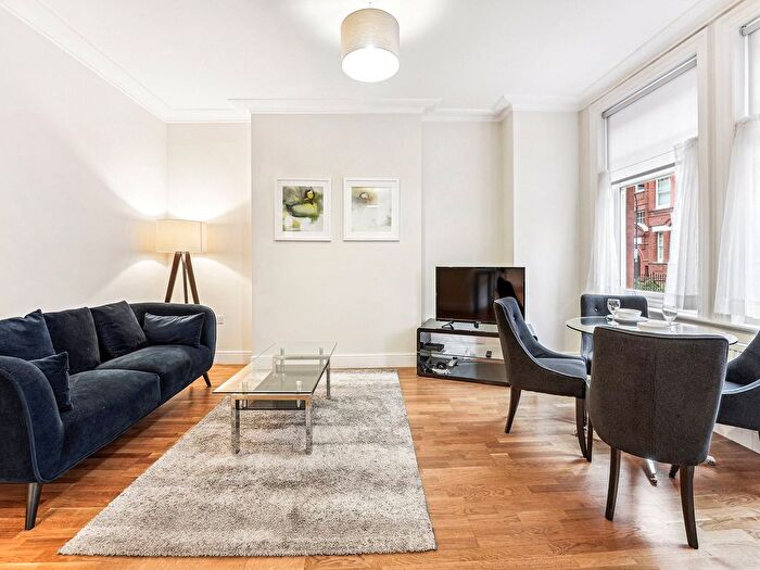 1 Bedroom Flat To Rent In Hamlet Gardens, King Street, W6