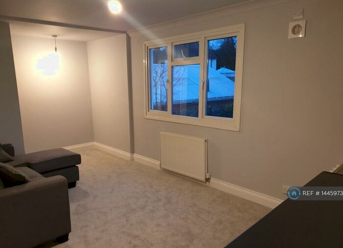 Studio To Rent In London Road, Chalfont St. Giles, HP8