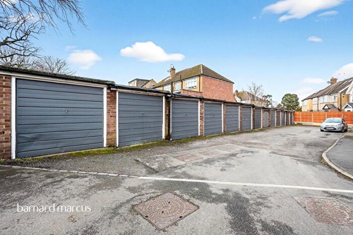 2 Bedroom Apartment For Sale In Wickham Close, New Malden, KT3