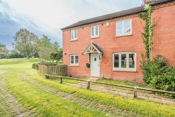 3 Bedroom End Of Terrace House To Rent In Mill Court, Alvechurch, Birmingham, B48