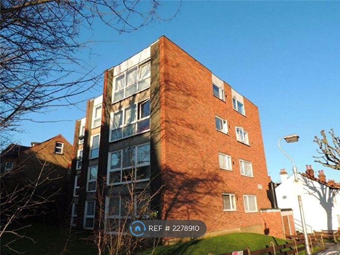 1 Bedroom Flat To Rent In Addiscombe Court Rd, Croydon, CR0