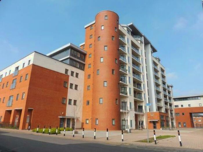 2 Bedroom Flat To Rent In Grays Place, Slough, SL2