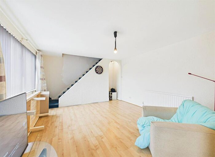 2 Bedroom Duplex For Sale In Victoria Road, Ruislip, HA4