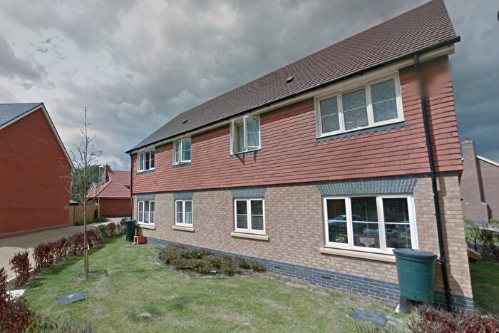 2 Bedroom Flat To Rent In Buckfast Close, Daventry, Northamptonshire, NN11