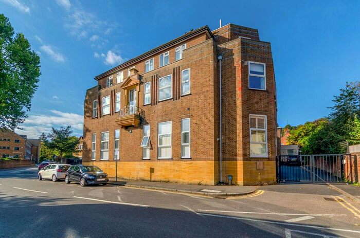 1 Bedroom Flat To Rent In Bury Fields, Guildford, GU2