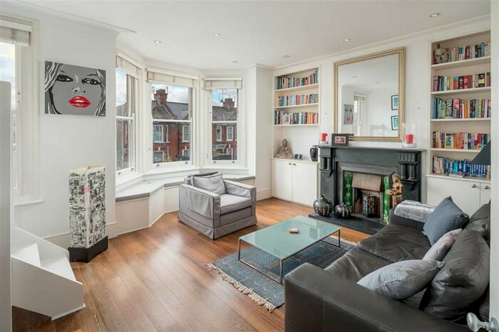 2 Bedroom Flat To Rent In Kelfield Gardens, London, W10