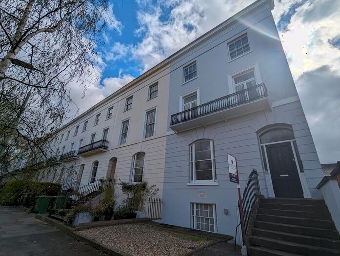 2 Bedroom Flat To Rent In Clarence Square, Cheltenham, GL50