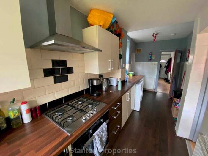 3 Bedroom Semi-Detached House To Rent In School Grove, Withington, M20