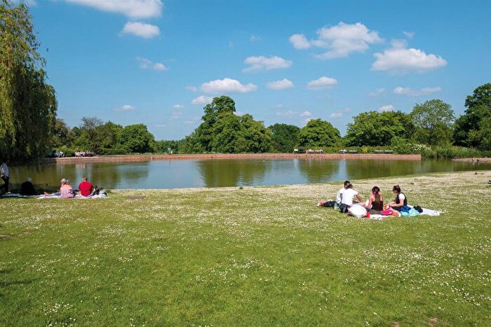 2 Bedroom Apartment For Sale In The Canthook, Old Royal Chace, Enfield, EN2