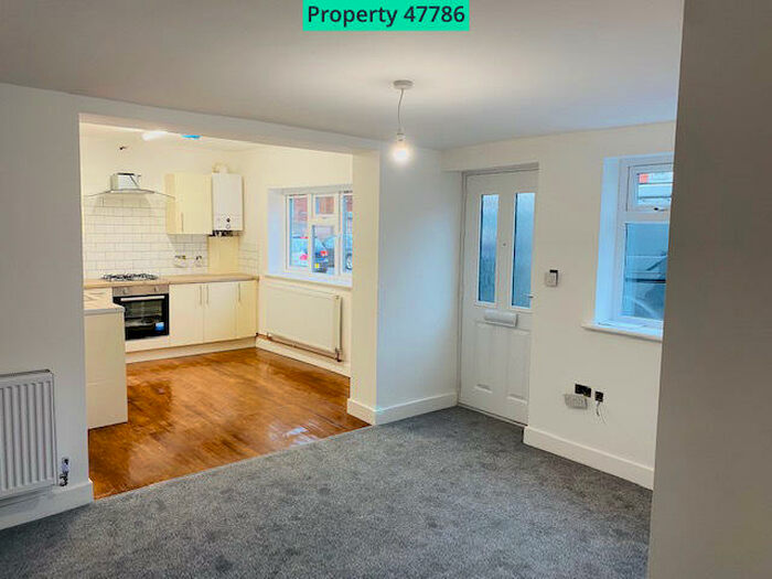 2 Bedroom Flat To Rent In Cockshed Lane, Halesowen, B62