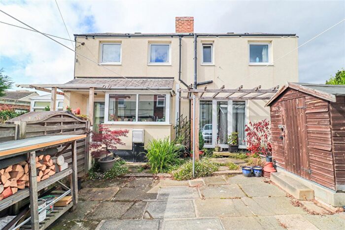 2 Bedroom Detached House For Sale In Cliff Road, Crigglestone, Wakefield, WF4