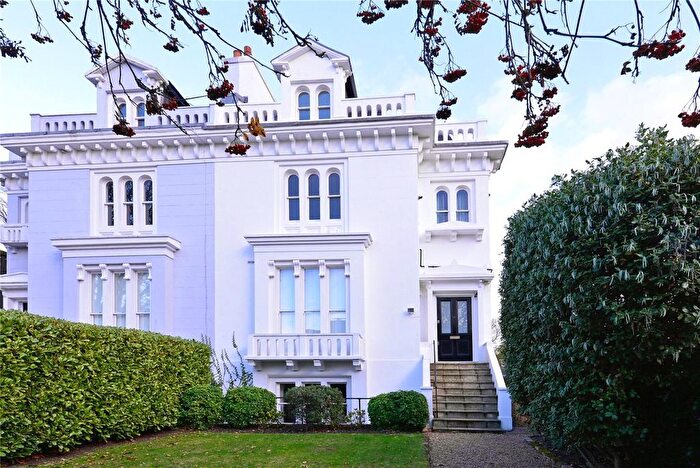 2 Bedroom Flat To Rent In Park Hill, Clapham, SW4