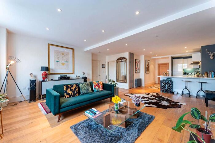 1 Bedroom Flat To Rent In Weston Green Road, Thames Ditton, KT7