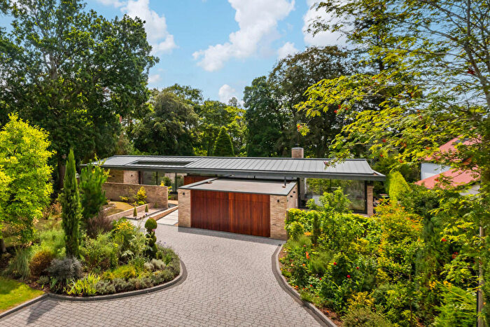 4 Bedroom Bungalow For Sale In Kyrchil Lane, Wimborne, Dorset, BH21