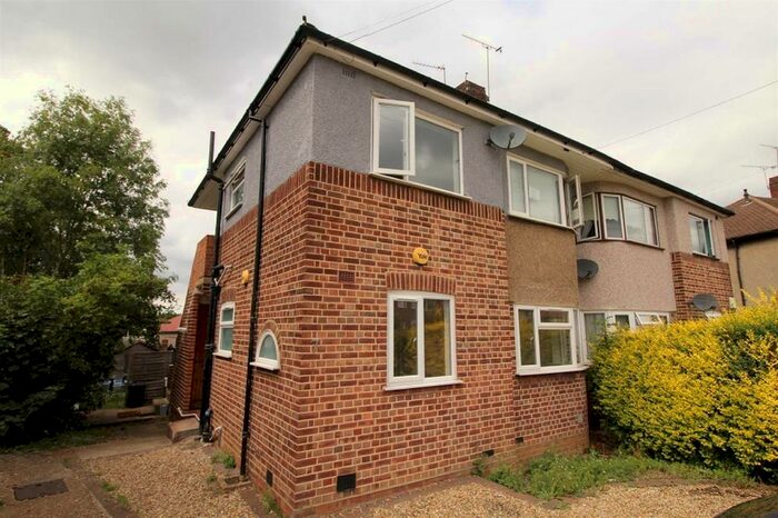 2 Bedroom Flat To Rent In Erith Crescent, Collier Row, Romford, RM5