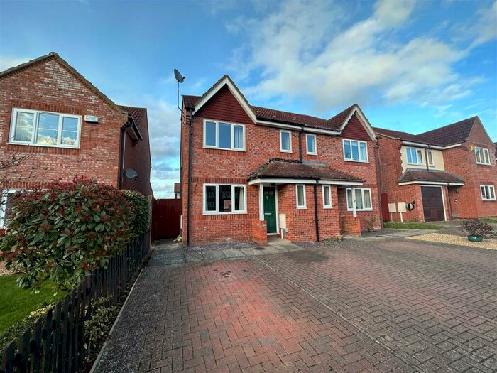 3 Bedroom Semi-Detached House To Rent In Dodman Green, Tattenhoe, Milton Keynes, MK4