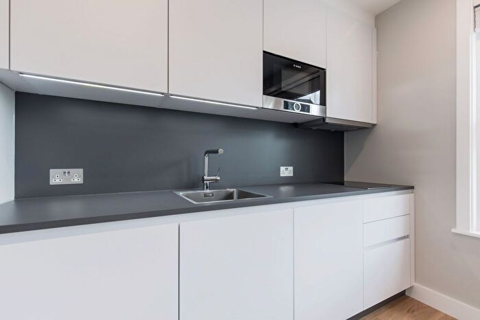 Studio To Rent In Croxley Road, London, W9