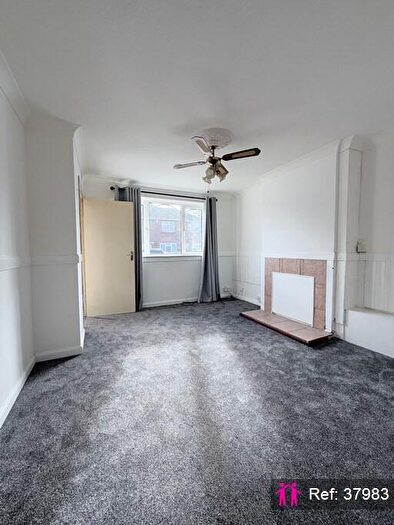 2 Bedroom Terraced House To Rent In Solway Road South, Luton, LU3