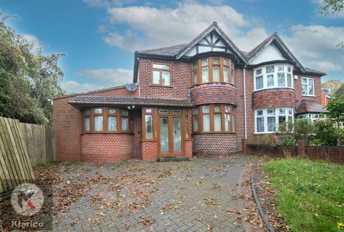 3 Bedroom Semi-Detached House To Rent In Green Road, Hall Green, B28