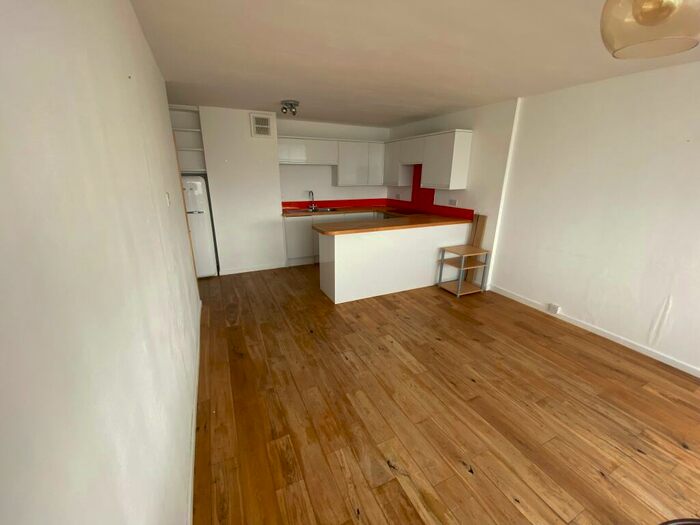 2 Bedroom Flat To Rent In Arlington House, Margate, CT9