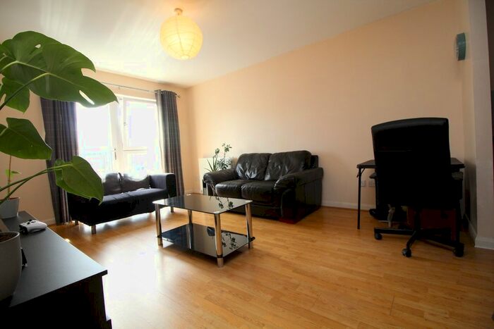 2 Bedroom Flat To Rent In Barrland Street, Pollockshields, Glasgow, G41