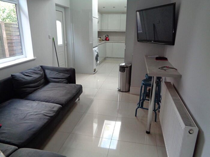 6 Bedroom Terraced House To Rent In Whitby Road, Manchester, Greater Manchester, M14