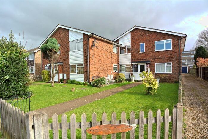 1 Bedroom Flat To Rent In Gordon Road, Ashford, TW15