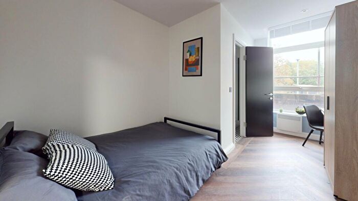 6 Bedroom Flat To Rent In Thurloe Street, M14