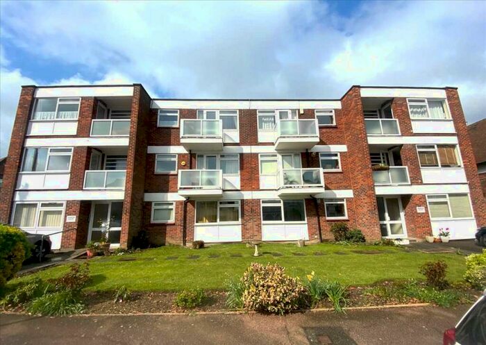 2 Bedroom Apartment To Rent In Marine Estate, SS9